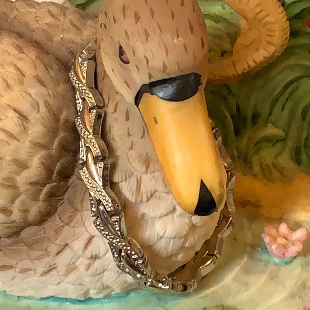 Vintage  7 1/2” silver tone bracelet